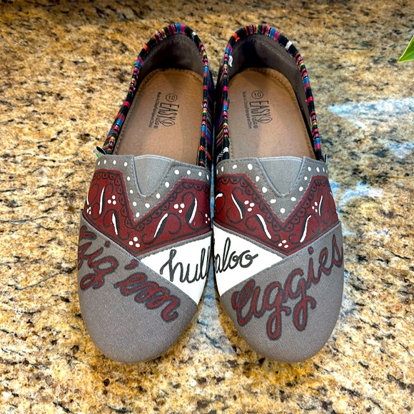 Texas A&M University Aggie hand painted size 10 shoes - Picture 1 of 6